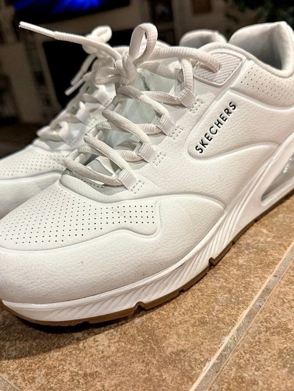 Skechers Uno 2 - Air Around You White Sneakers US 8.5